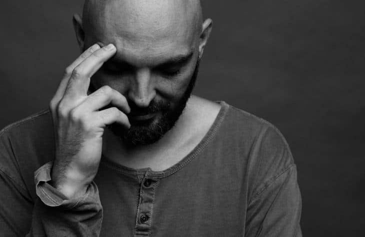 An image of a man who has difficutly concentrating is a sign of short term effects of marijuana